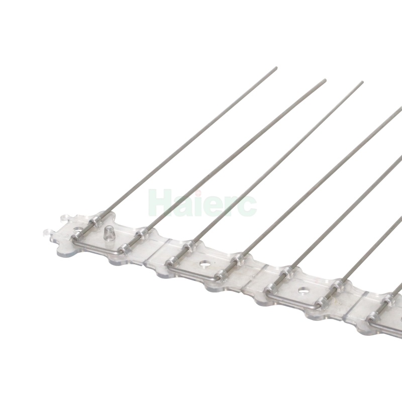 Đinh chống chim bằng thép không gỉ, có đế nhựa, dùng để ngăn ngừa chim bồ câu và các loài chim khác trên tấm pin mặt trời